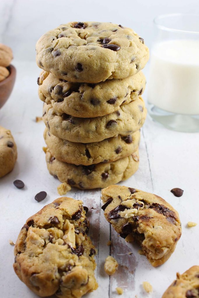 Cookies with a glass of milk.
