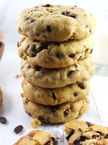 Walnut cookies stack.